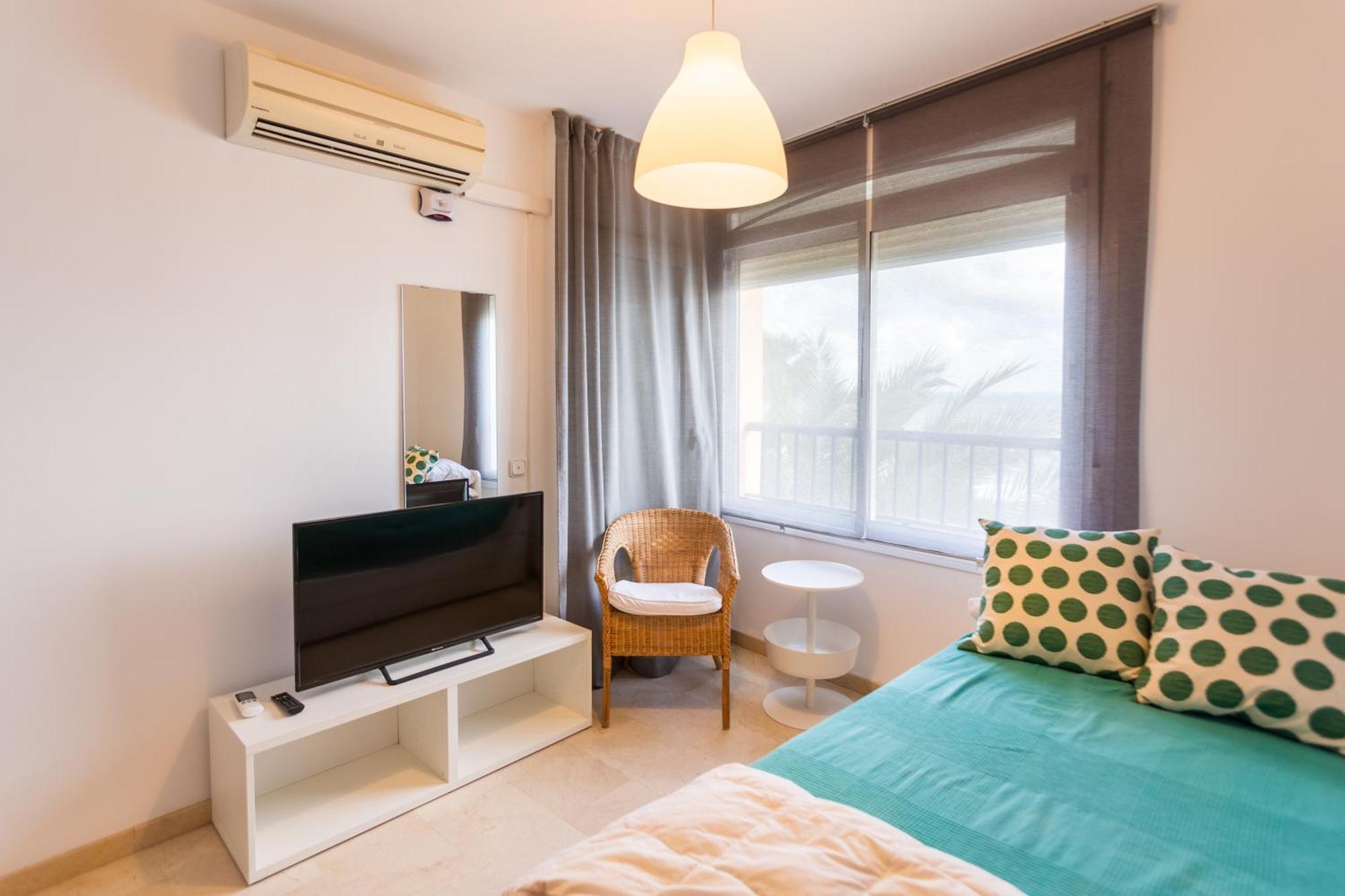 Bonito Apartamento En Primera Linea De Playa Estepona Exterior photo